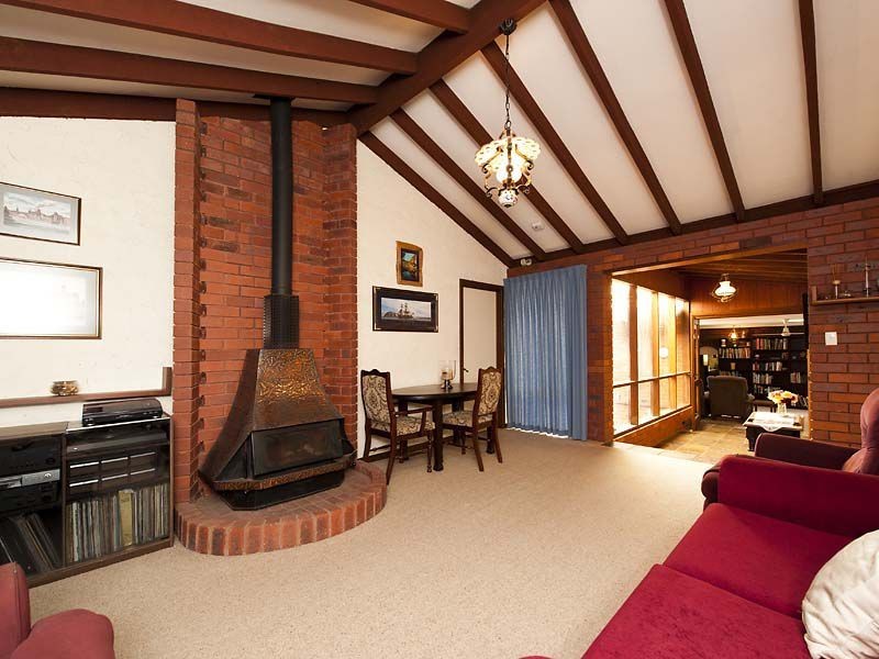 113 Lesmurdie Road, Lesmurdie WA 6076