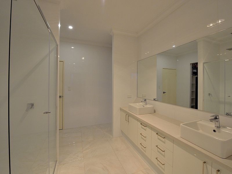 7 Kirkland Way, Meadow Springs WA 6210