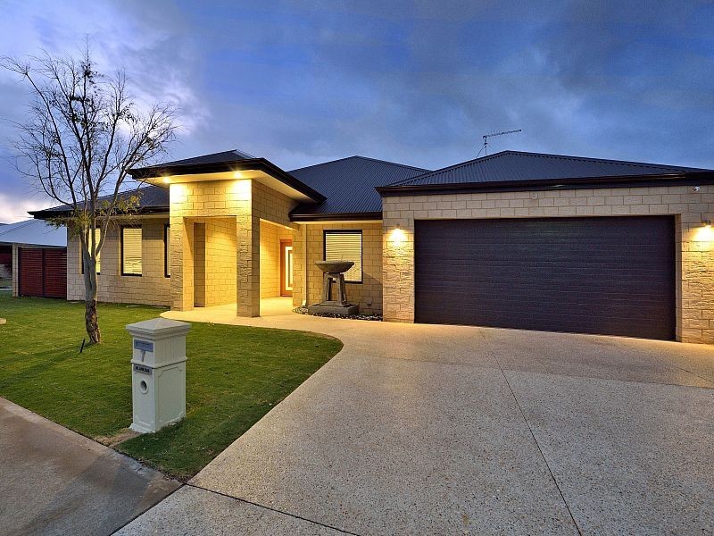 7 Kirkland Way, Meadow Springs WA 6210