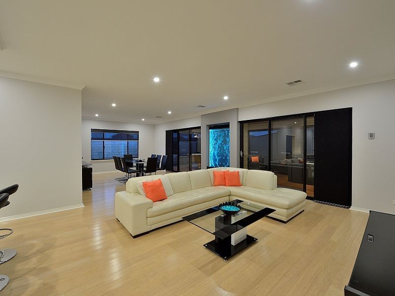 7 Kirkland Way, Meadow Springs WA 6210