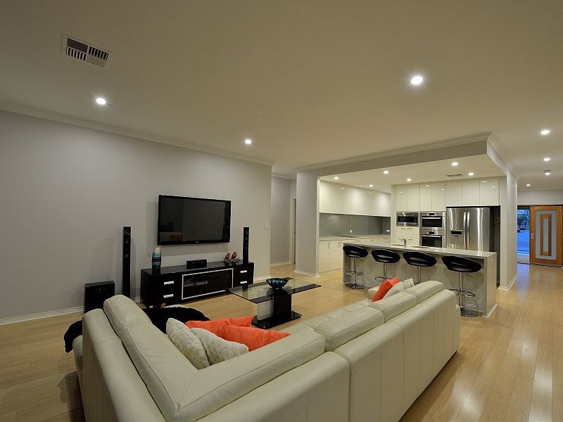 7 Kirkland Way, Meadow Springs WA 6210