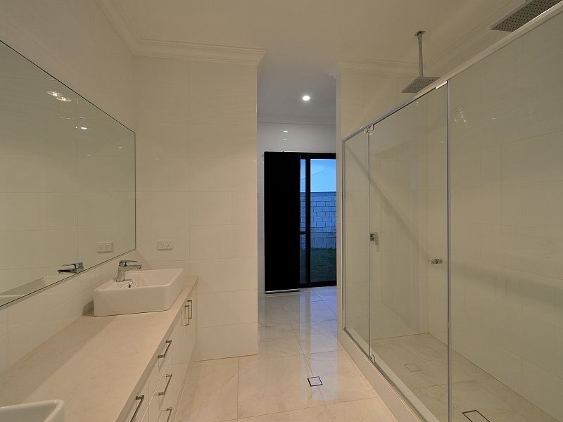 7 Kirkland Way, Meadow Springs WA 6210