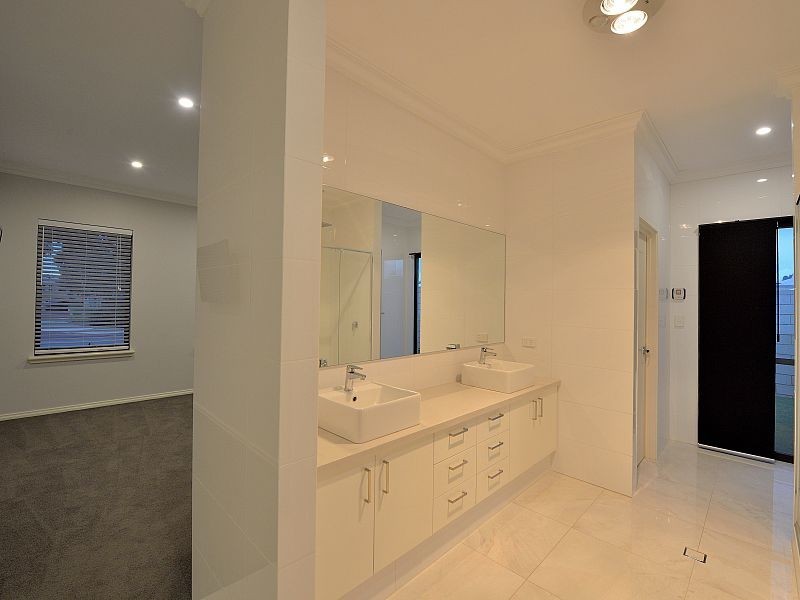 7 Kirkland Way, Meadow Springs WA 6210