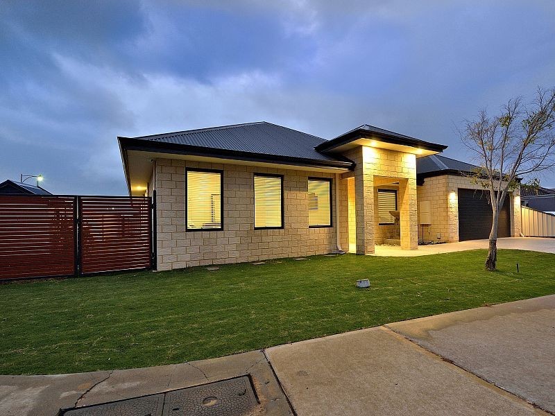 7 Kirkland Way, Meadow Springs WA 6210