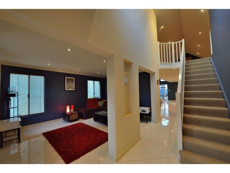 37 Darwin Terrace, Dudley Park WA 6210