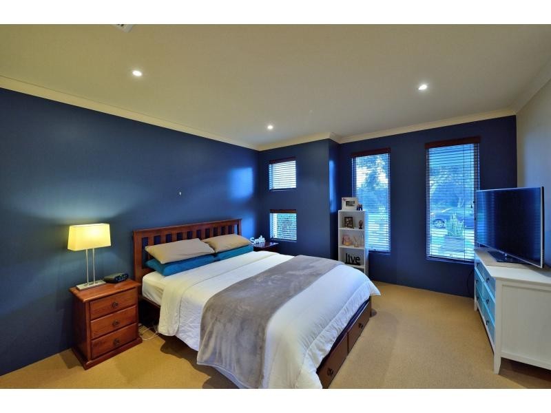 37 Darwin Terrace, Dudley Park WA 6210