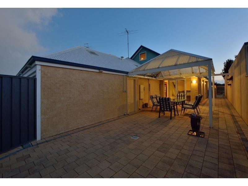 37 Darwin Terrace, Dudley Park WA 6210