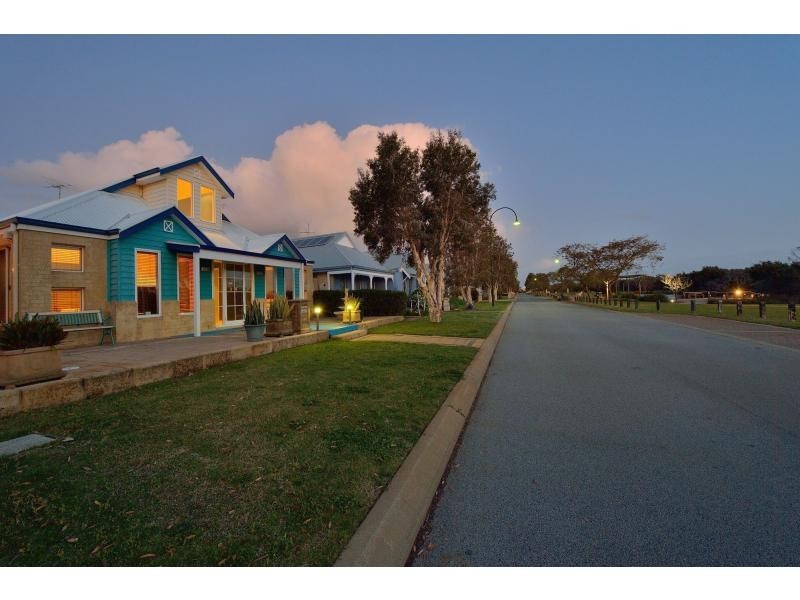 37 Darwin Terrace, Dudley Park WA 6210