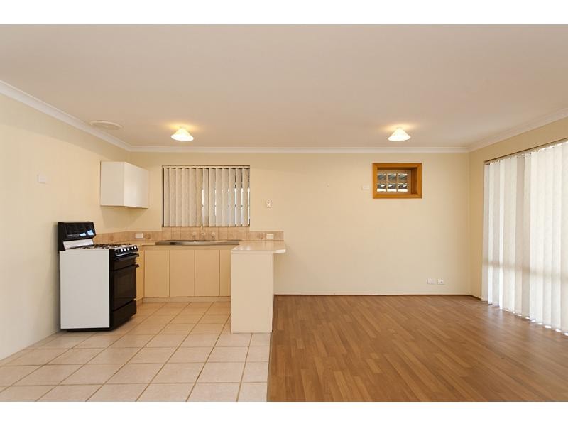 25 Firetail Court, Seville Grove WA 6112