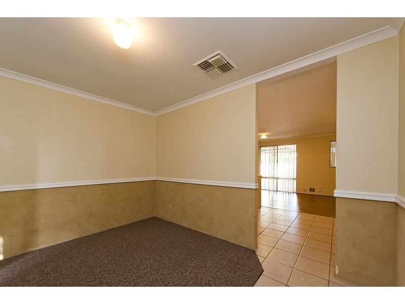 25 Firetail Court, Seville Grove WA 6112