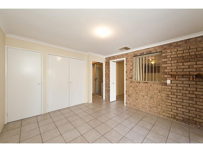 25 Firetail Court, Seville Grove WA 6112