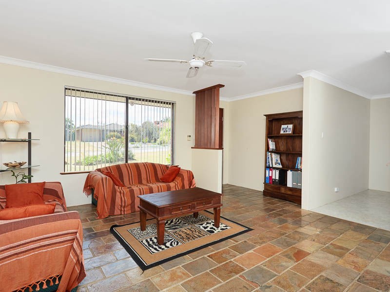 38 Magnolia Gardens, Yangebup WA 6164