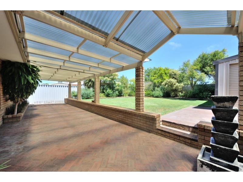 8 Exhibition Way, Cooloongup WA 6168