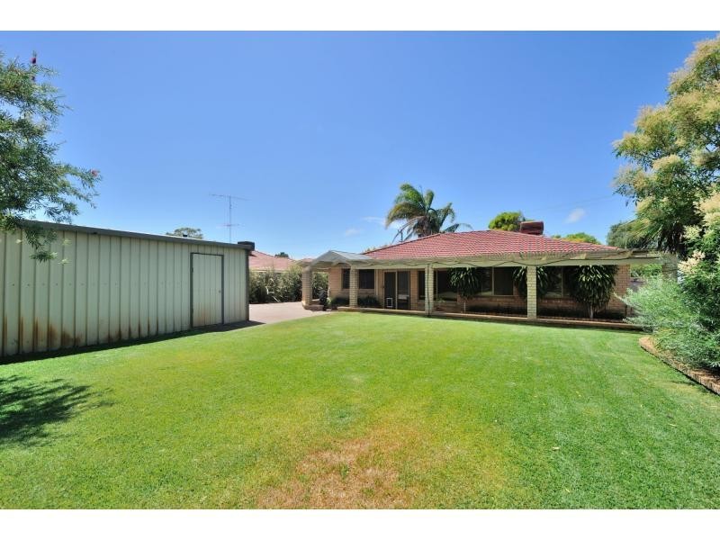 8 Exhibition Way, Cooloongup WA 6168
