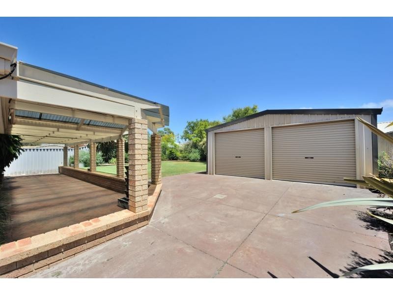 8 Exhibition Way, Cooloongup WA 6168