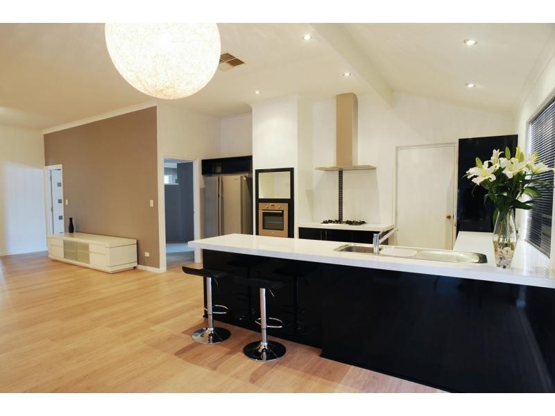 60 Bindoon Loop, Huntingdale WA 6110