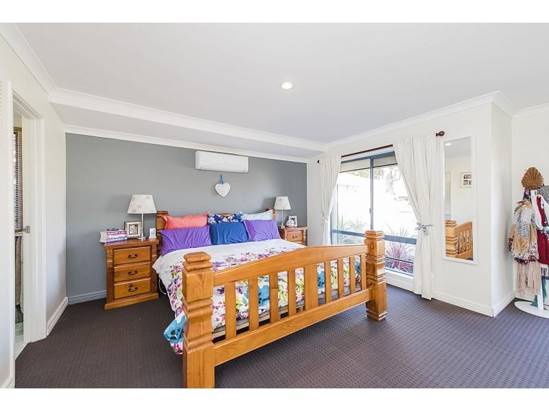 16 Strasbourg Ramble, Port Kennedy WA 6172