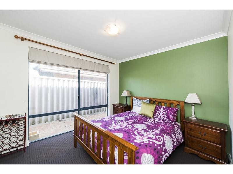 16 Strasbourg Ramble, Port Kennedy WA 6172