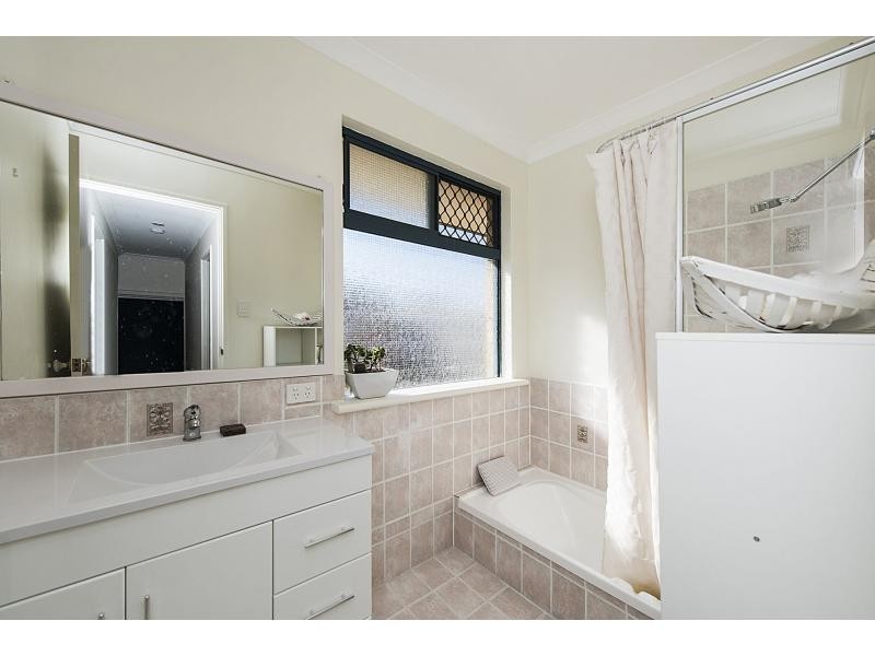 16 Strasbourg Ramble, Port Kennedy WA 6172