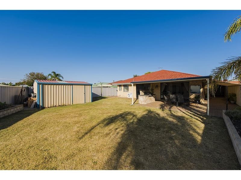 16 Strasbourg Ramble, Port Kennedy WA 6172