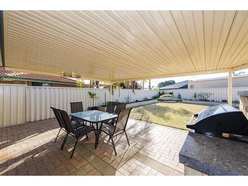 16 Strasbourg Ramble, Port Kennedy WA 6172