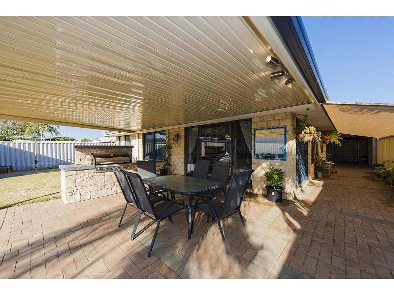 16 Strasbourg Ramble, Port Kennedy WA 6172