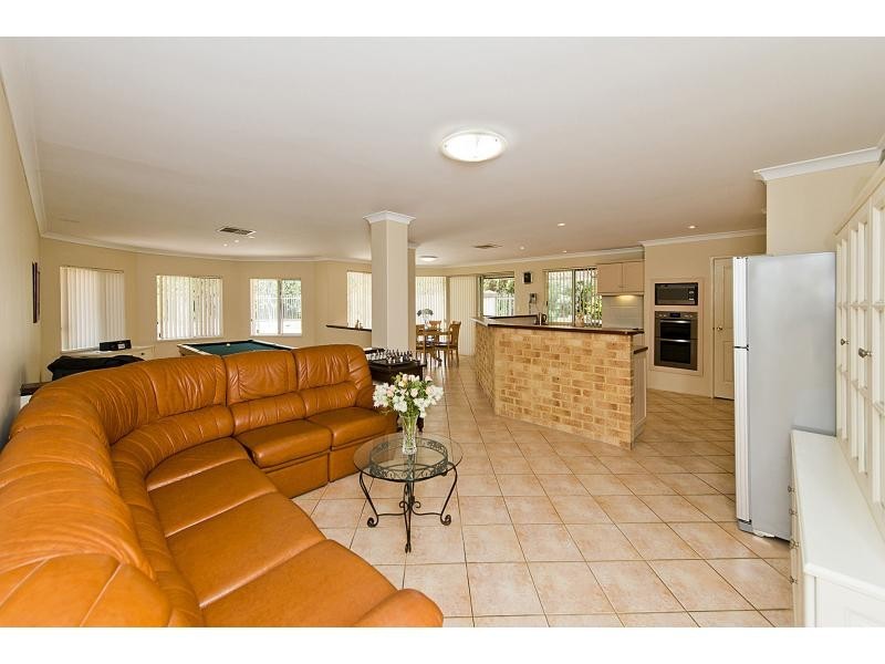 8 Hillview Close, Serpentine WA 6125