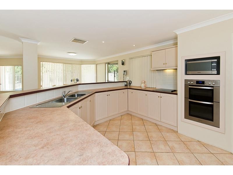 8 Hillview Close, Serpentine WA 6125