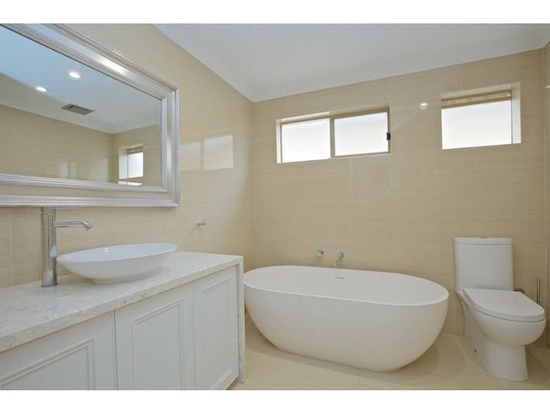 53 Gunida Street, Mullaloo WA 6027