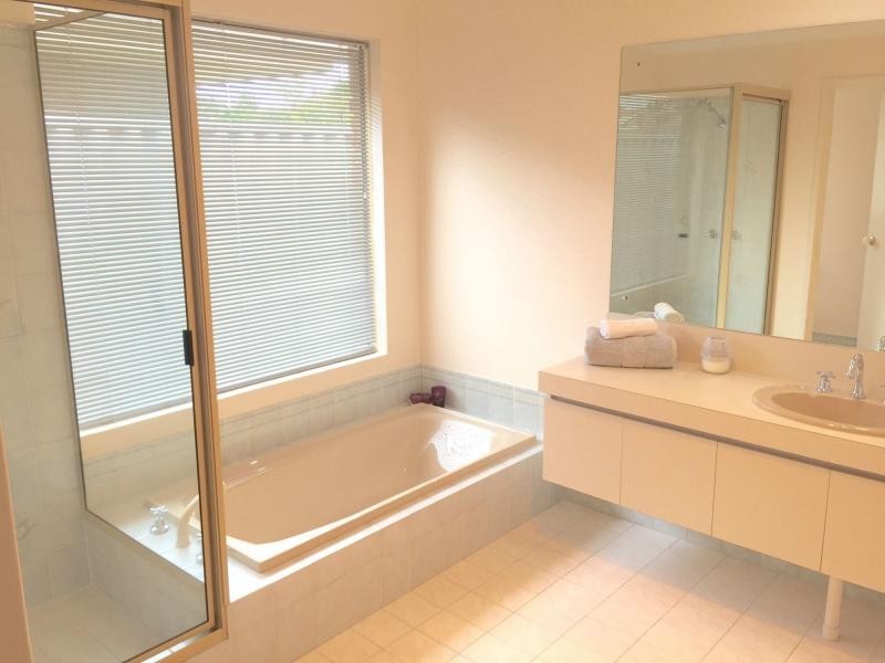 43 Carlow Circle, Waterford WA 6152