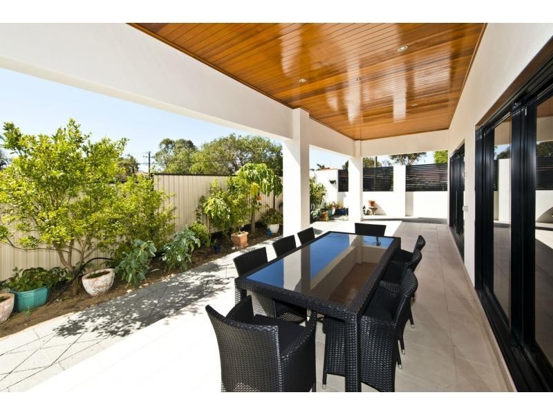 26 Pike Street, Karrinyup WA 6018