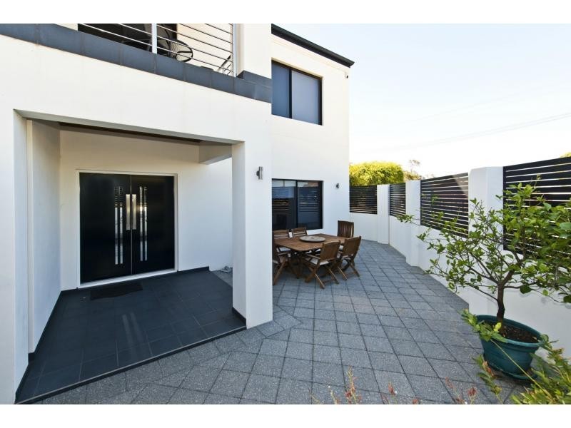 26 Pike Street, Karrinyup WA 6018