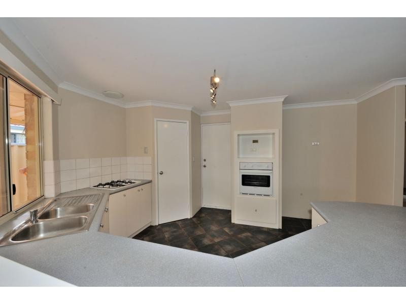 64 Montebourg Meander, Port Kennedy WA 6172