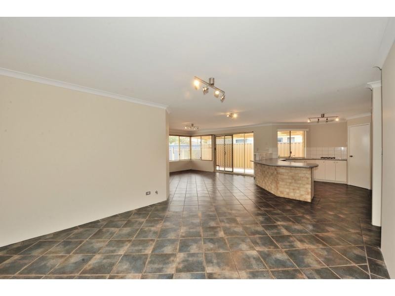 64 Montebourg Meander, Port Kennedy WA 6172