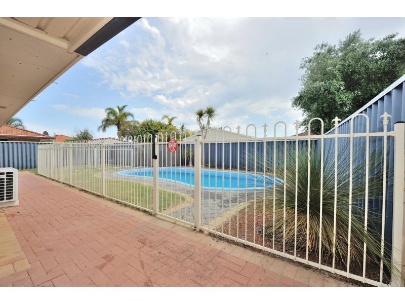 64 Montebourg Meander, Port Kennedy WA 6172