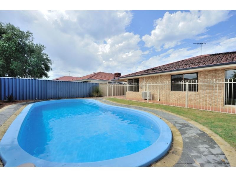 64 Montebourg Meander, Port Kennedy WA 6172