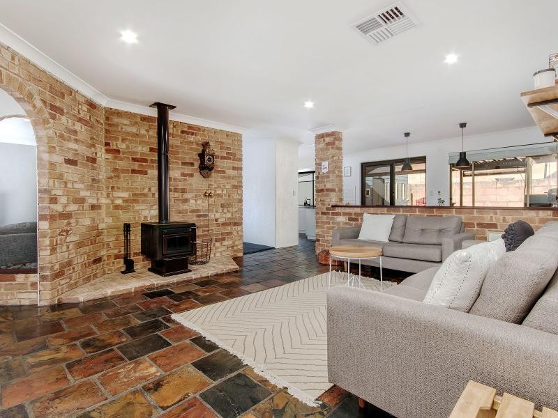 583 Safety Bay Road, Waikiki WA 6169