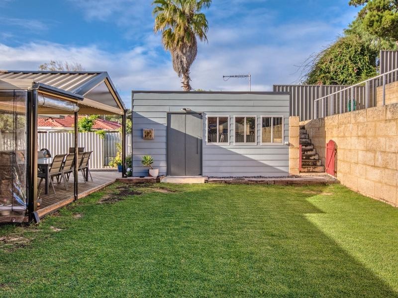 583 Safety Bay Road, Waikiki WA 6169