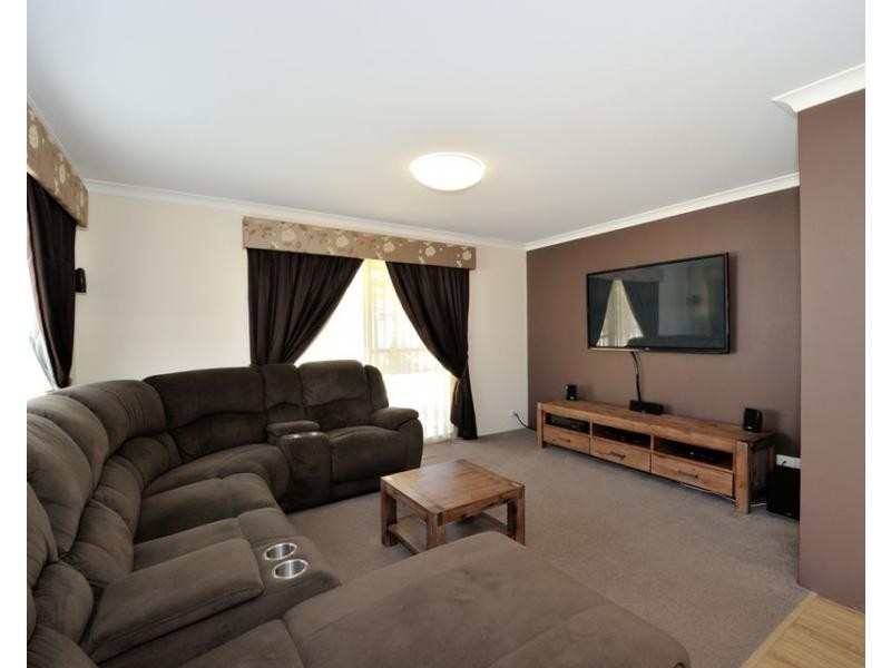 31 Edgbaston Crescent, Port Kennedy WA 6172