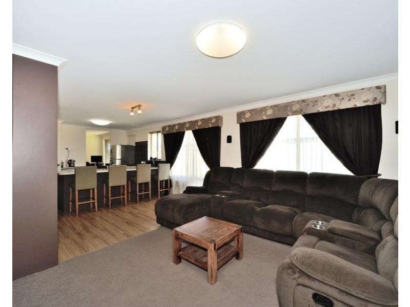 31 Edgbaston Crescent, Port Kennedy WA 6172