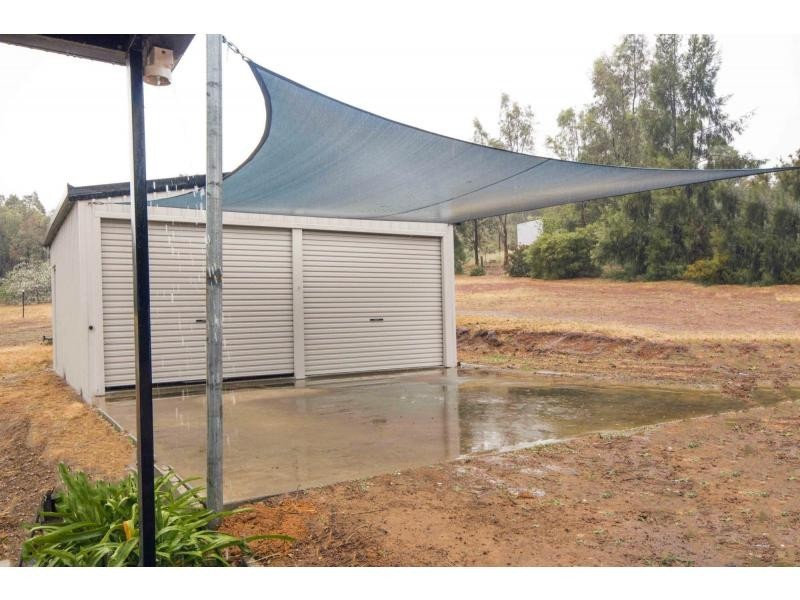 260 Powderbark Road, Lower Chittering WA 6084
