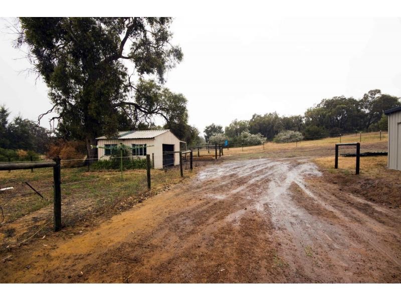 260 Powderbark Road, Lower Chittering WA 6084