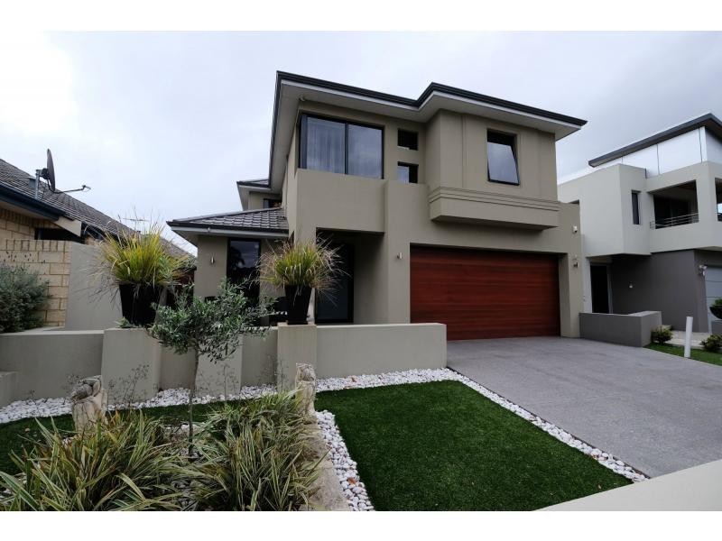 14 Hope Avenue, Manning WA 6152