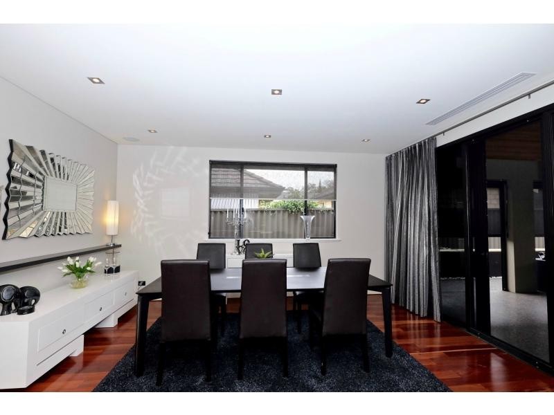 14 Hope Avenue, Manning WA 6152