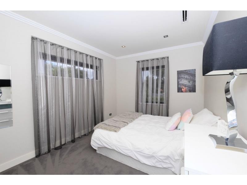 14 Hope Avenue, Manning WA 6152