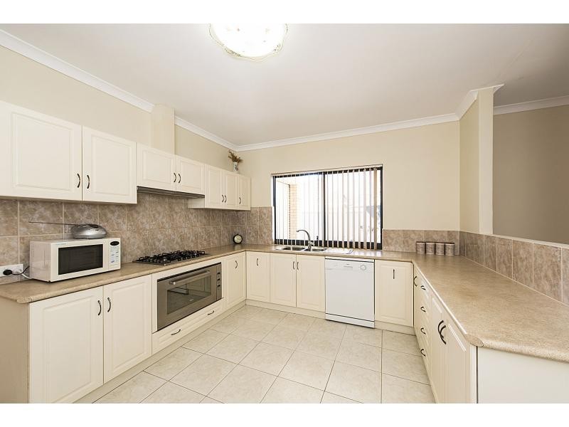 2 Huntress Path, Shoalwater WA 6169