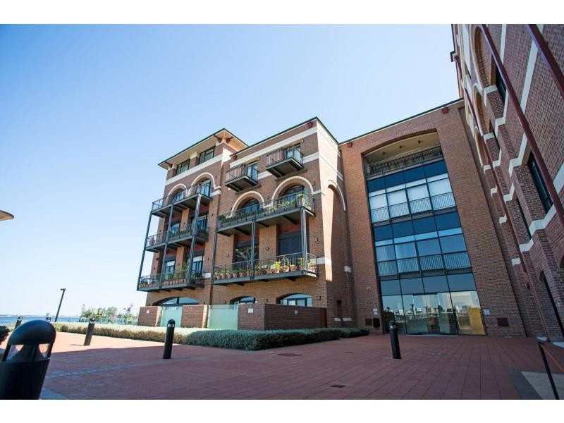 L102/171-173 Mounts Bay Road, Perth WA 6000