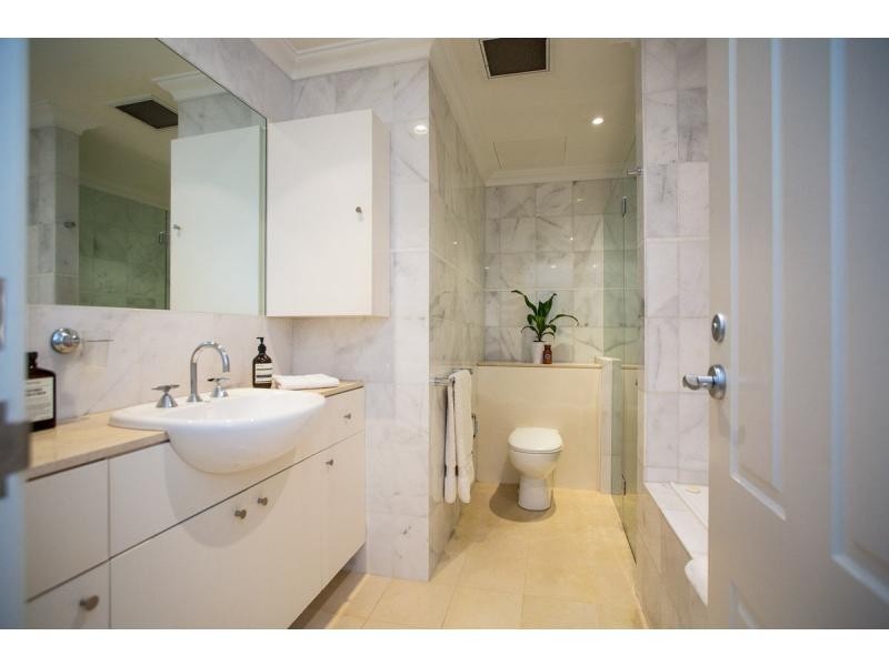 L102/171-173 Mounts Bay Road, Perth WA 6000