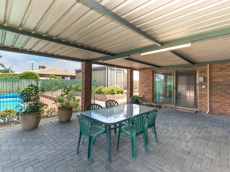2 Cormorant Way, Yangebup WA 6164