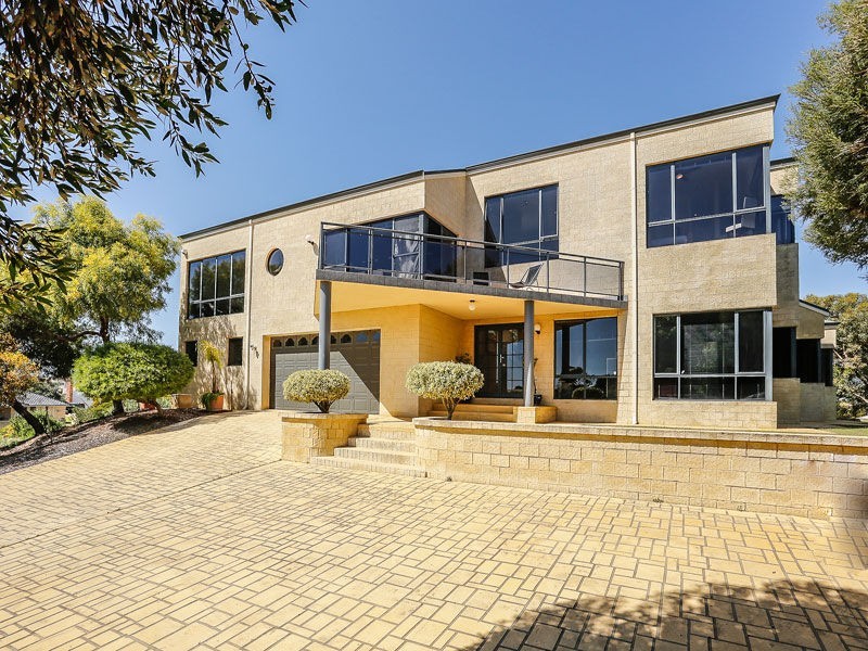 4 Kirkwall Close, Warnbro WA 6169